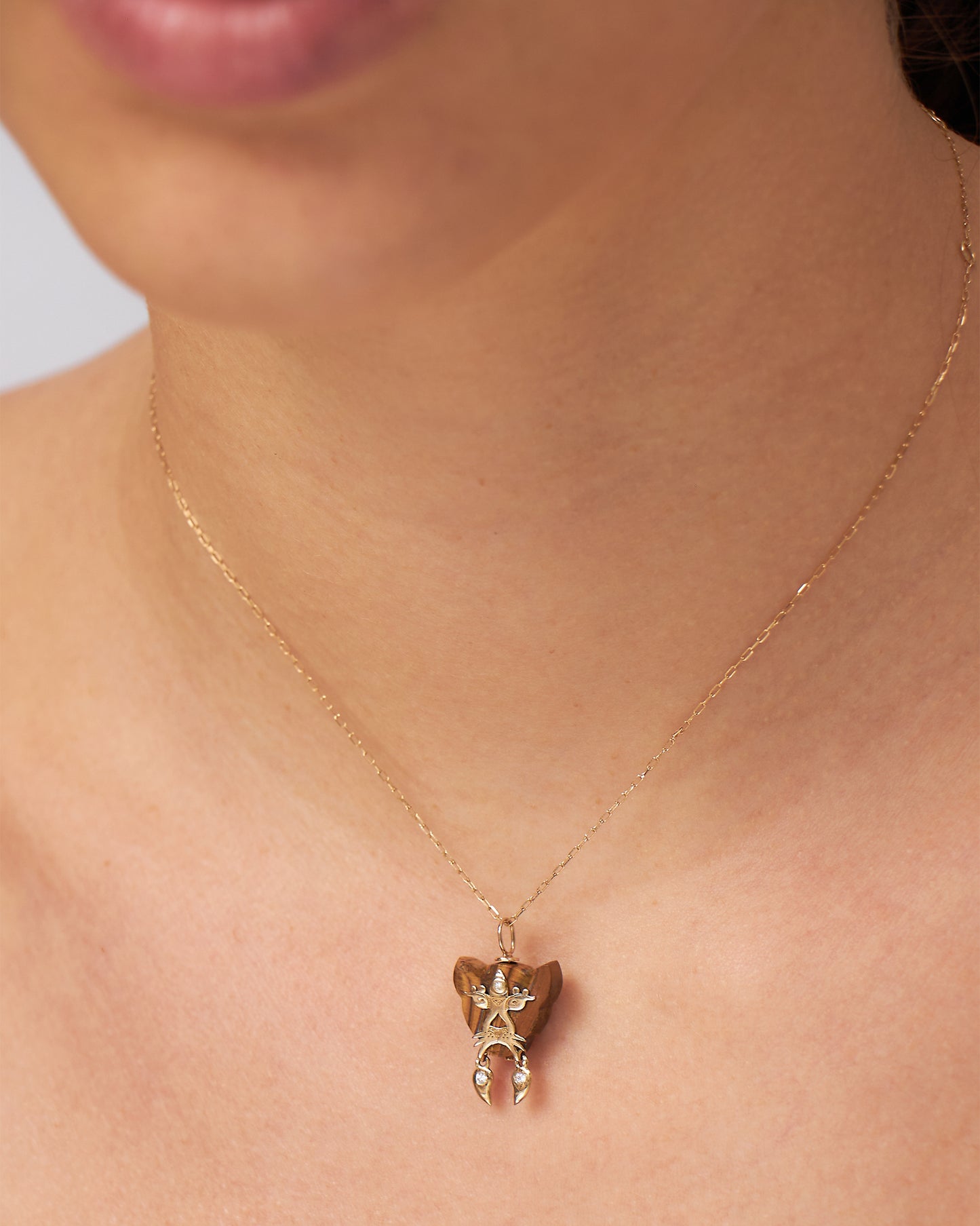 Pingente Cairo Olho de Tigre em Ouro 18K