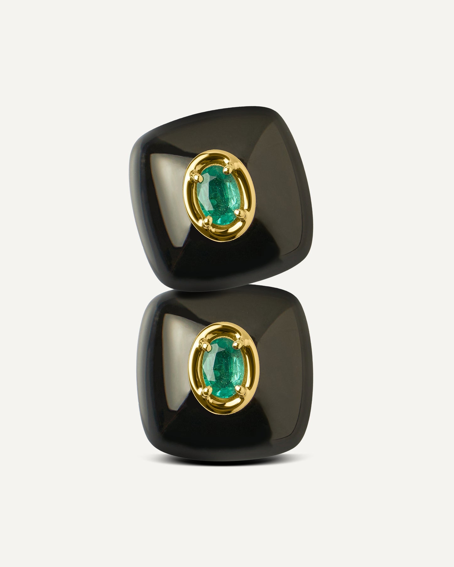 Brinco Valência em Ouro 18K com Ônix e Esmeralda