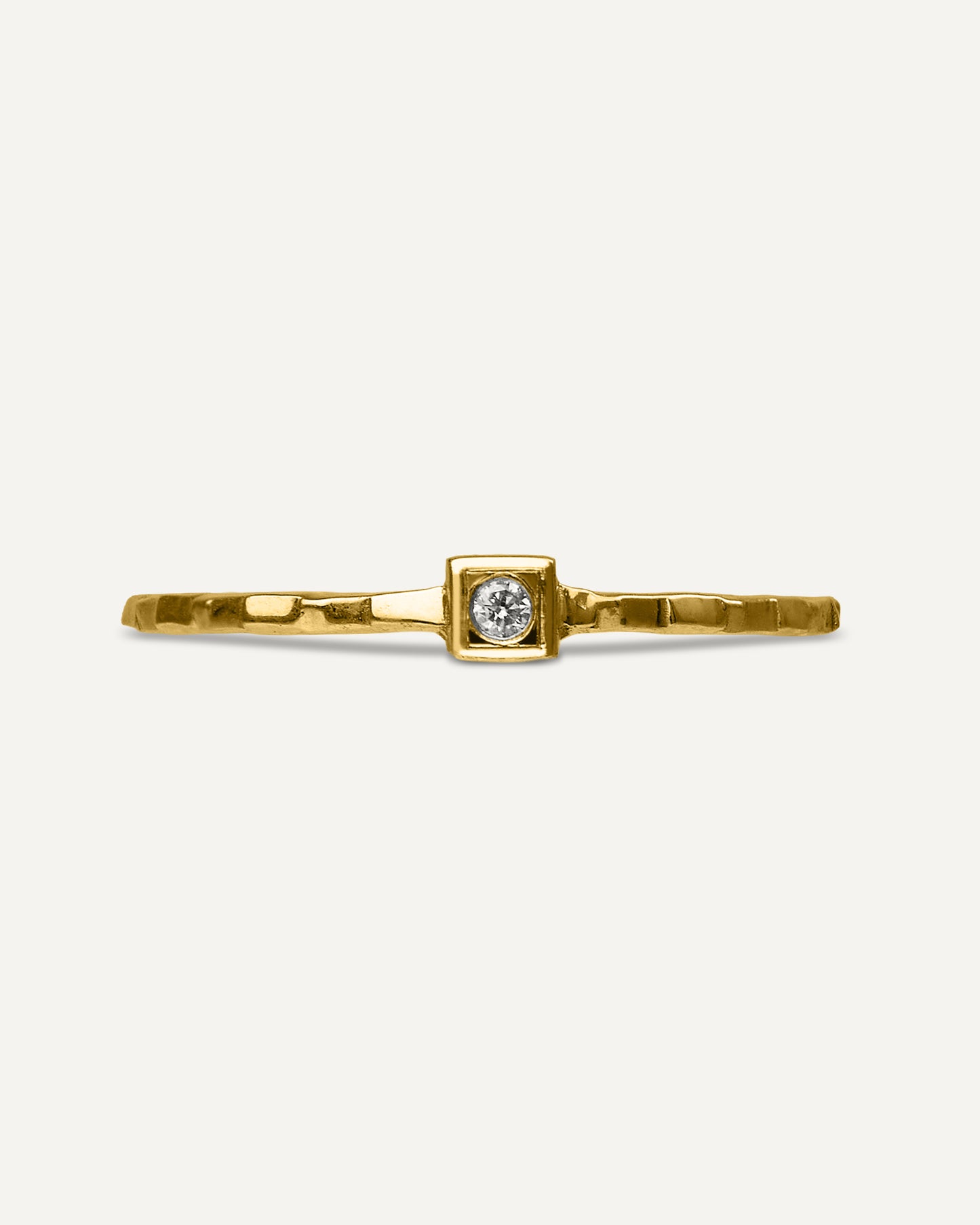Anel Inês em Ouro 18K e Diamante