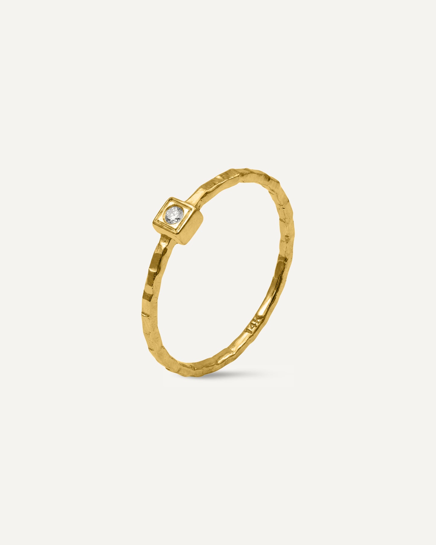 Anel Inês em Ouro 18K e Diamante