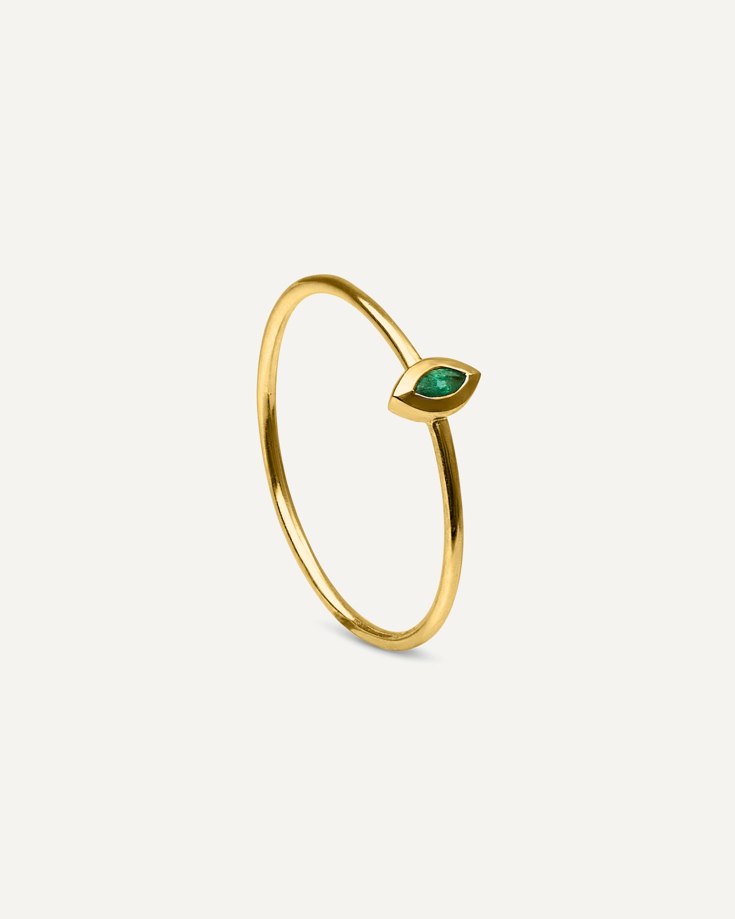 Anel Pastille Esmeralda em Ouro 18K