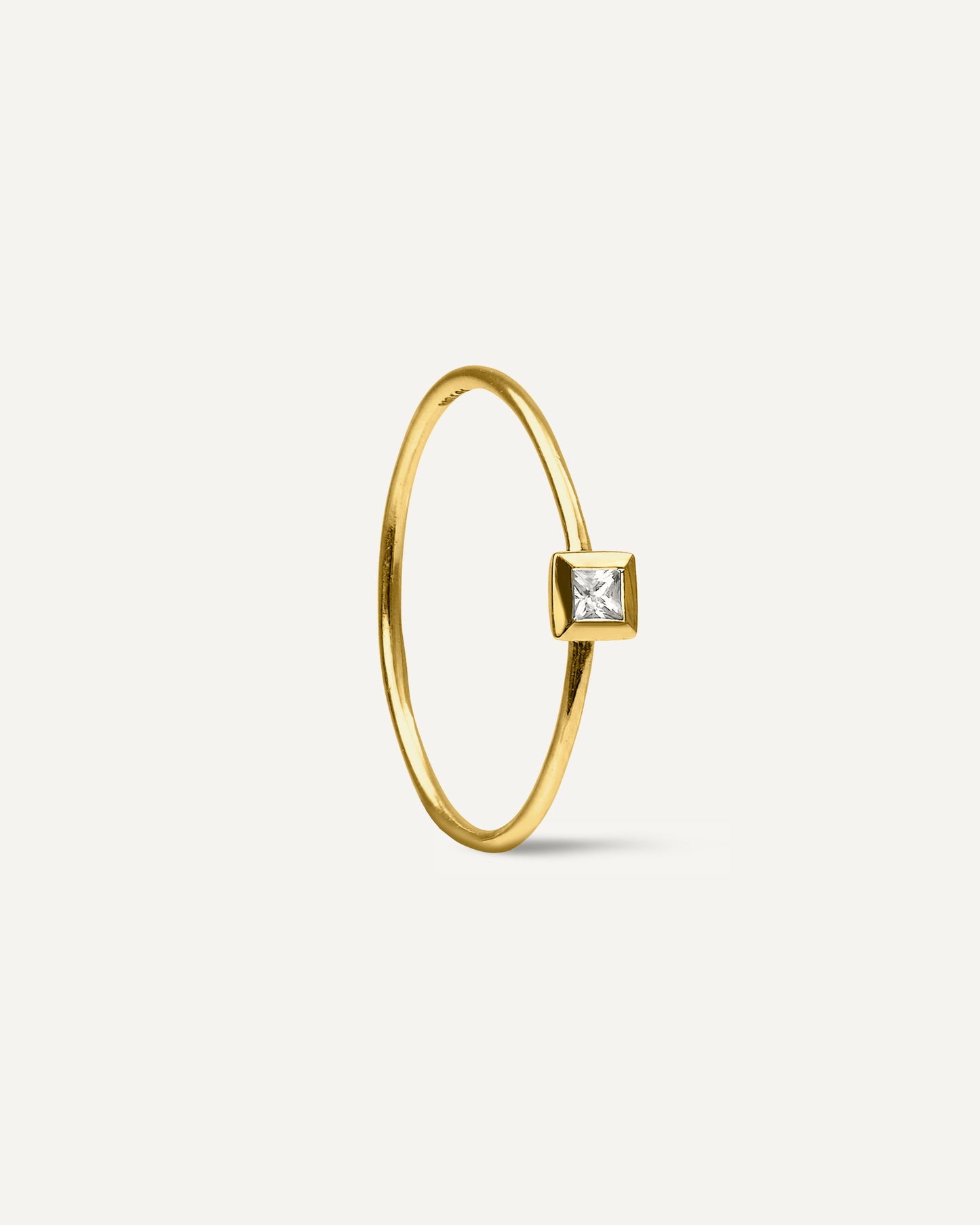 Anel Pastille Safira Branca em Ouro 18K