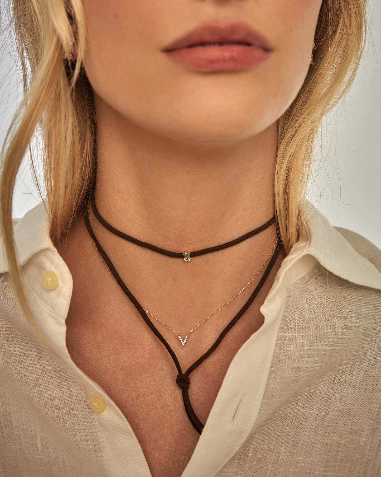 Colar Inicial em Ouro 18K e Diamantes