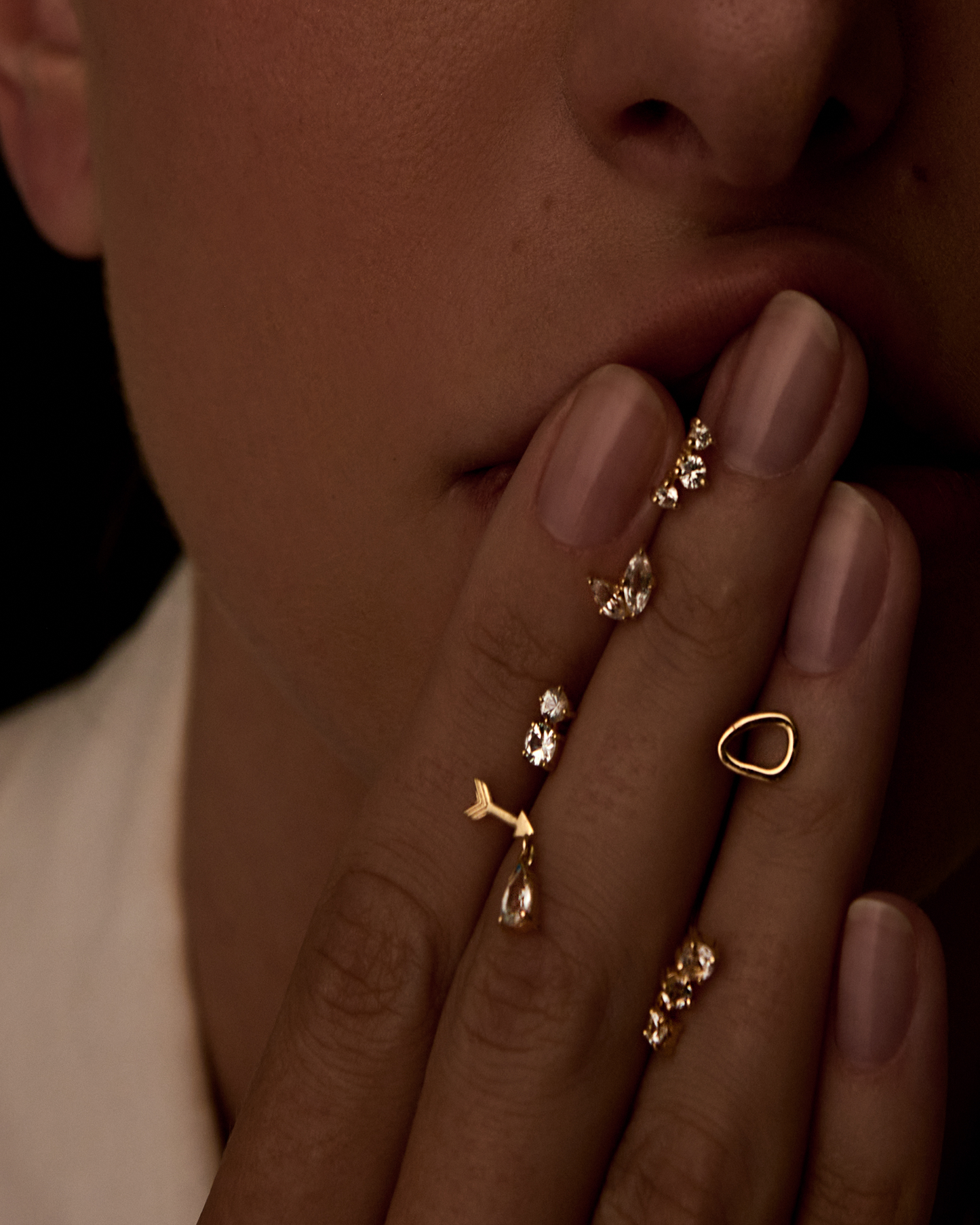 Brinco Unitário Twin em Ouro 18K e Safiras Brancas